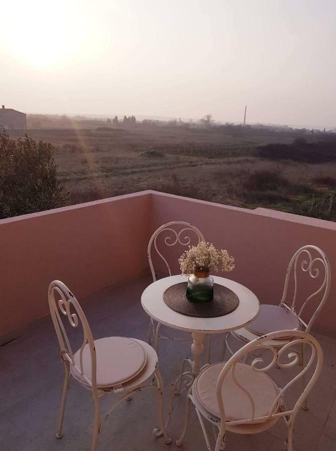 Apartmani Luce I Miho Nin Εξωτερικό φωτογραφία