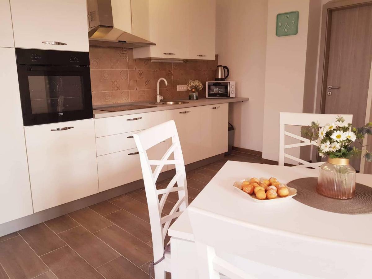Apartmani Luce I Miho Nin Εξωτερικό φωτογραφία